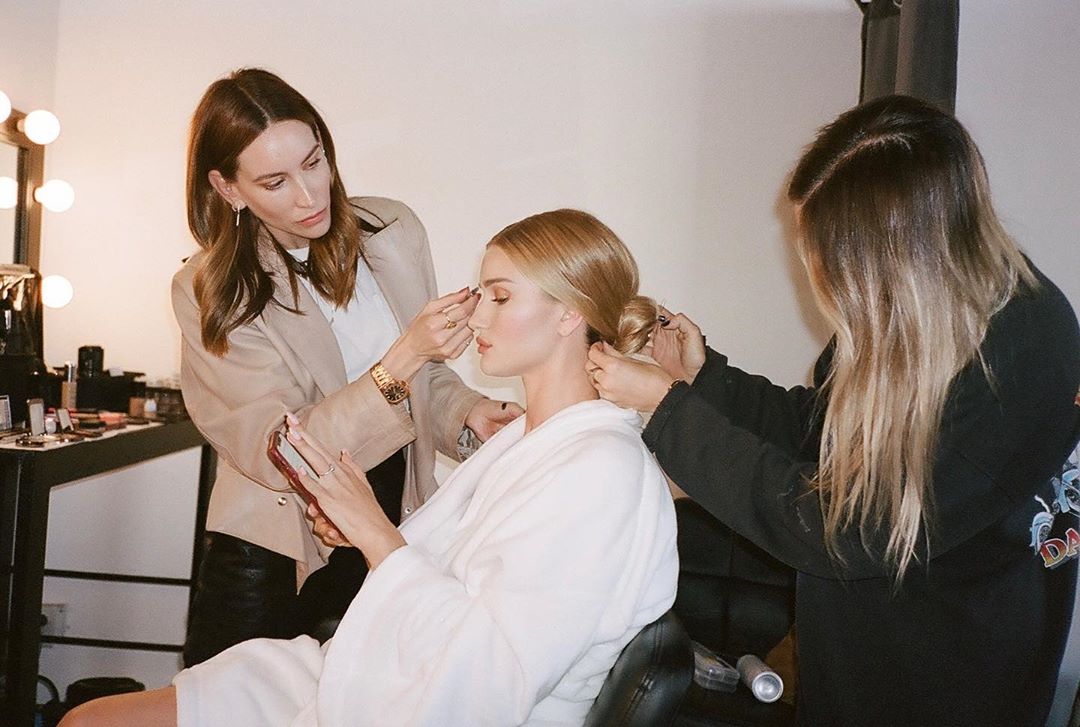 Вона ідеальна: Роузі Хантінгтон-Уайтлі захопила новим чуттєвим образом